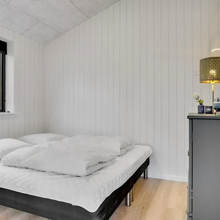 Sinna - From The Sea By Interhome Feriehus Hals